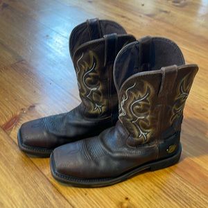 Gently worn Justin comp toe work boot. Size 9 1/2D